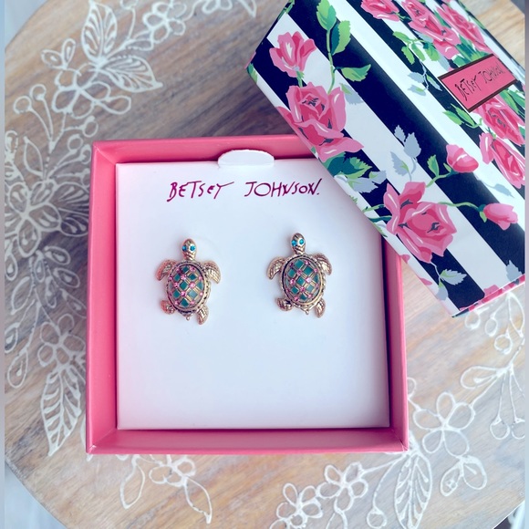 Betsey Johnson Turtle Earrings - Picture 2 of 2